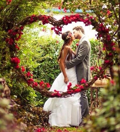 bride, flowers and boda