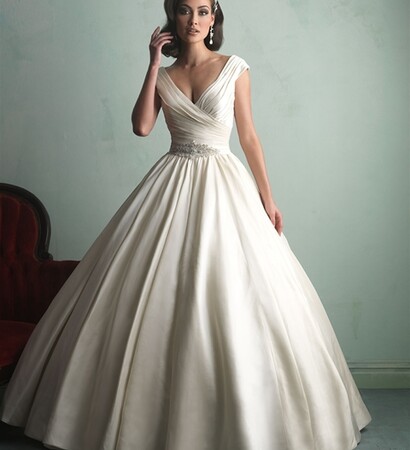 wedding dress, Full Skirt and wedding gown
