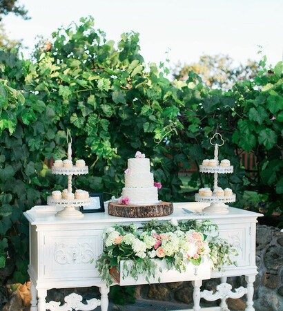 wedding inspiration, food and outdoor wedding