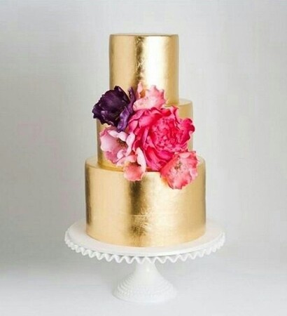 gold cake, cake and flowers on cake