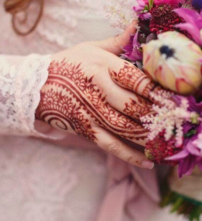 henna tattoo, flowers and henna journey