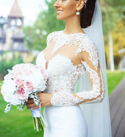 amazing wedding dress, lace wedding dress and princess