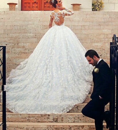 wedding dress, long train and beautiful