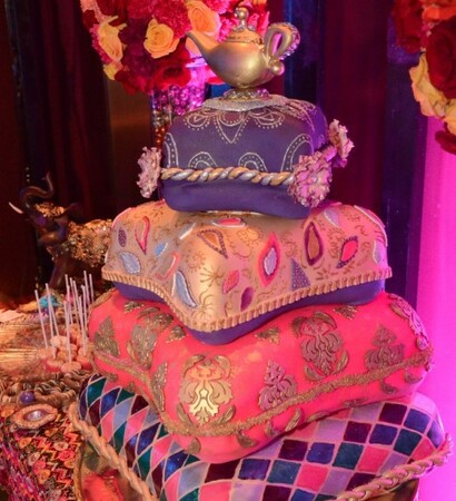 aladdin, cushions and lampe