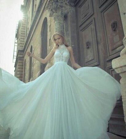 sublime, robe and tulle