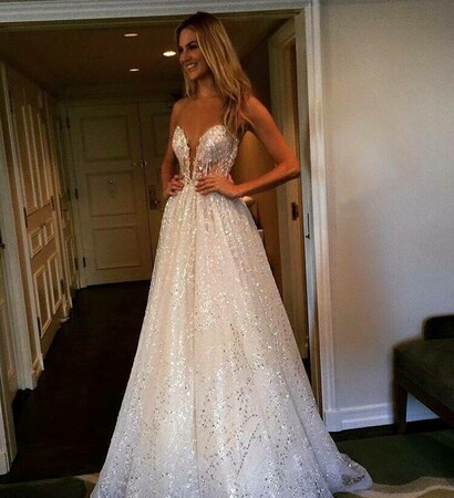 amazing wedding dress, lace wedding dress and princess wedding dress