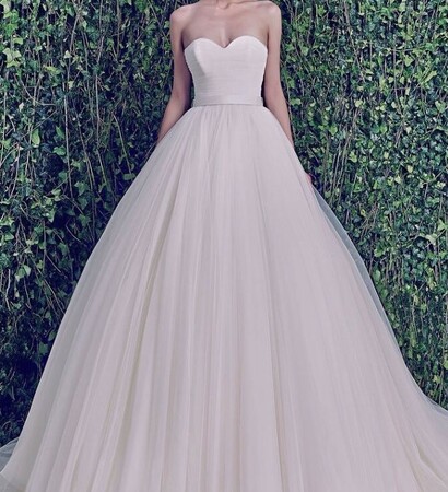 Vera Wang, white and simple