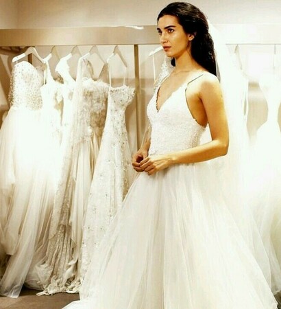 tuba büyüküstün, kara para aşk and dress
