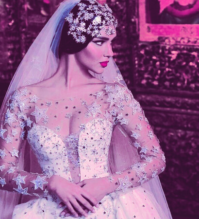 red lips, dress and frida_xhoi