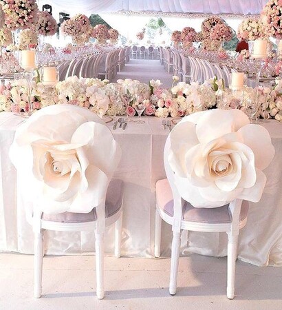 wedding setting, roses and flowers