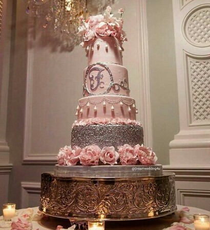 wedding cake, pink and piece montee