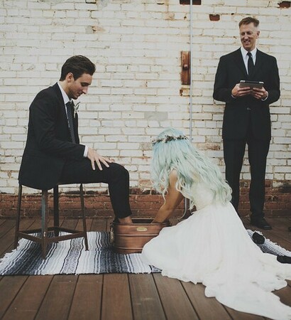 husband, washing feet and service