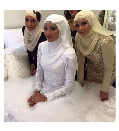 sistah, engaged and voilée