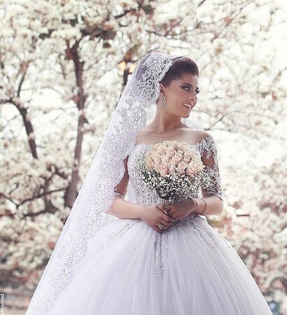 roses, crystals and lace