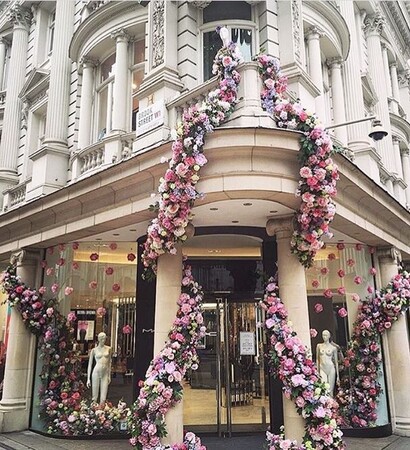 shop, pink and flowers