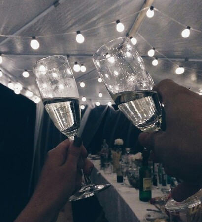 night, drinks and cheers
