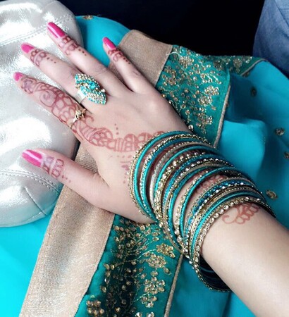 mehndi, sari and indian wedding