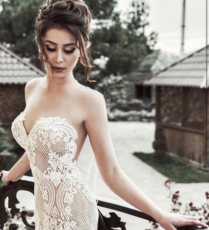 dress, nails and hair