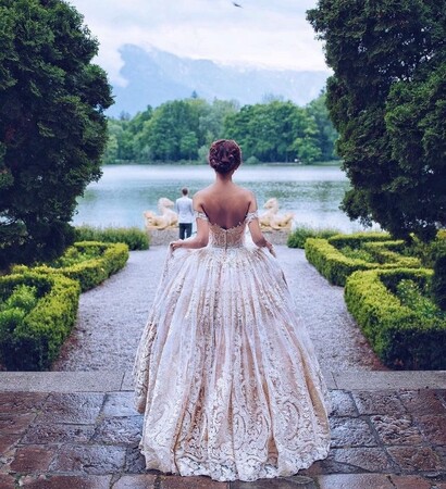 dress, flowers and div