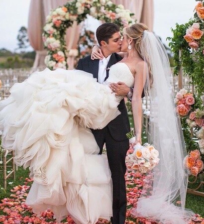 event, bride and groom and kiss