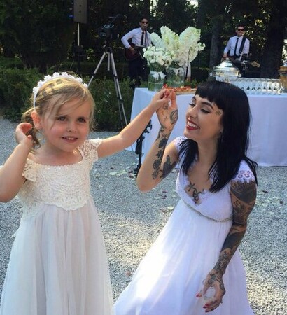 hannah snowdon, hannah and girls