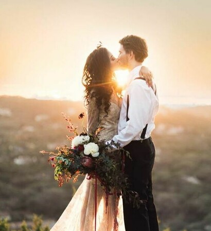 bride and groom, wedding shots and wedding dress