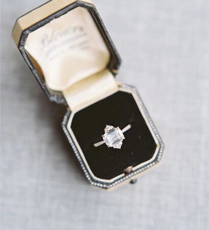 rings, diamant and surprise