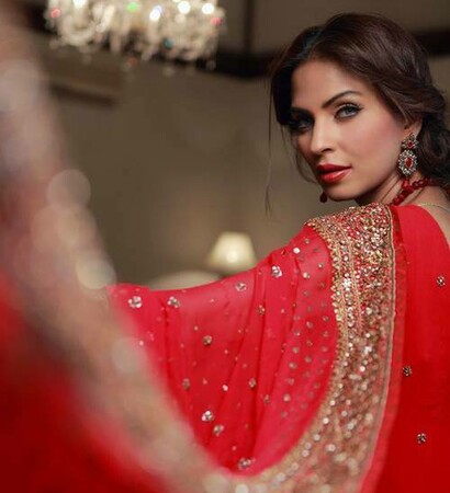 bride, hindi and dress