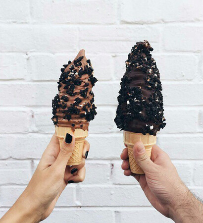 food, glitter and kiss