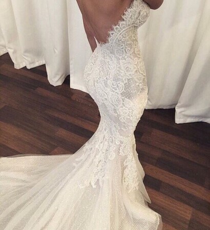 curves, gorgeous and lace