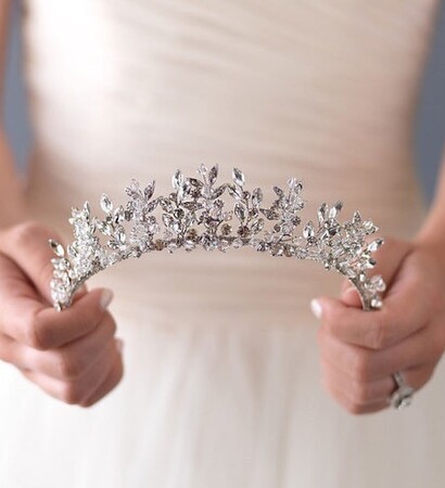 white, jewels and marriage