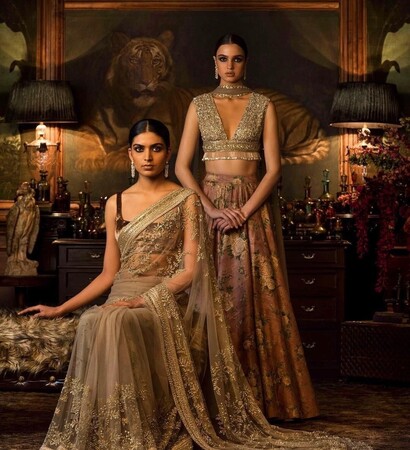 gold, girls and jewelry