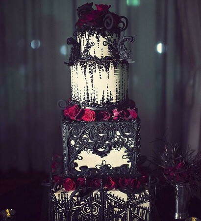 gothic wedding cake, black and red and gothic wedding