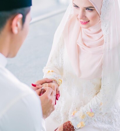 muslimah, syari wedding gown and grey