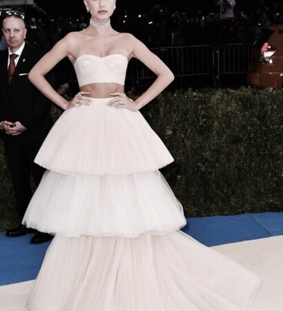 mo, the met gala and hailey