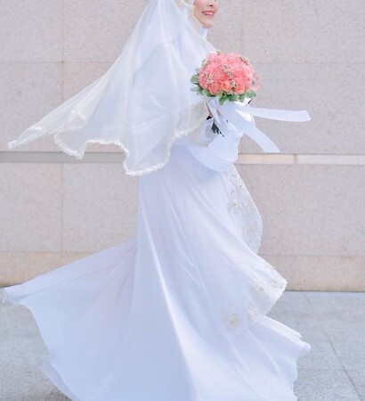 syari wedding gown, moslem and flowers