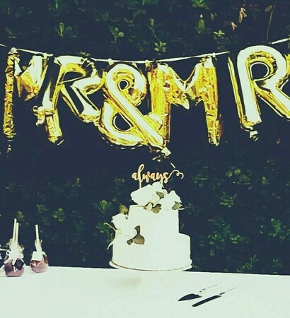 balloons, mr & mrs and cake