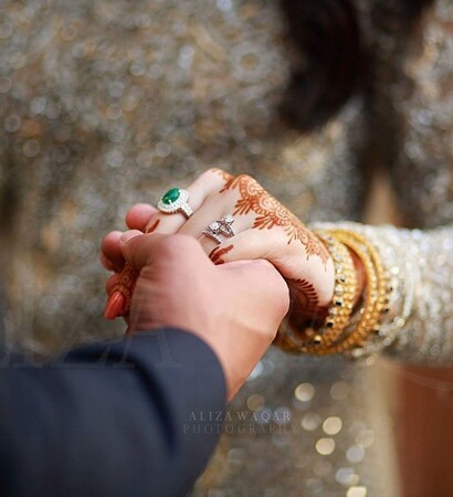 dulhan, jewellery and mehendi