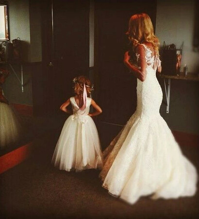 luxe, mother and daughter and dress