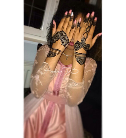 henne, black and nails