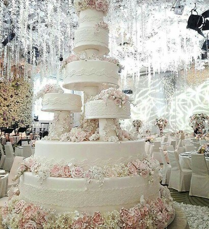 white, wedding cakes and roses