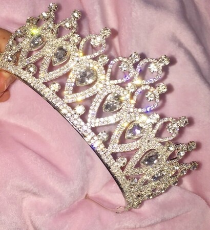 crown, glitter and love
