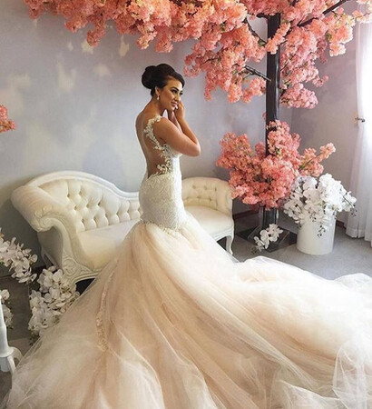 blogger, white and white dress