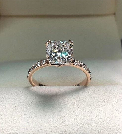 gems, glamour and fingers