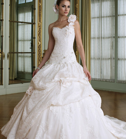 pale, wedding dress and pink