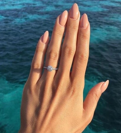 naglar, sea and pink