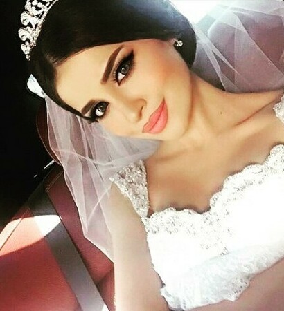 robe blanche, beutiful bride and makeup