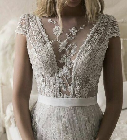 lace, pretty and gowns