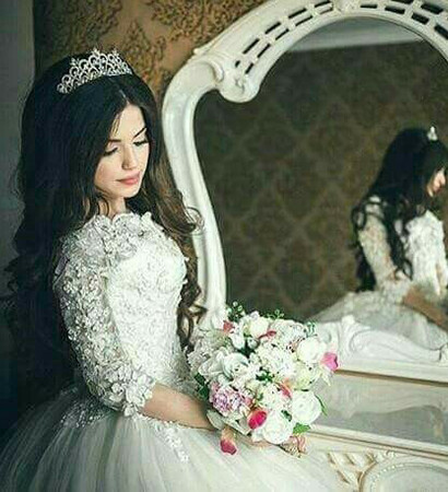 جُمال, model and بُنَاتّ