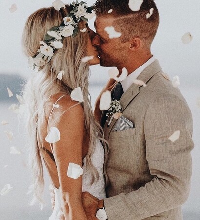 groom, kiss and photography